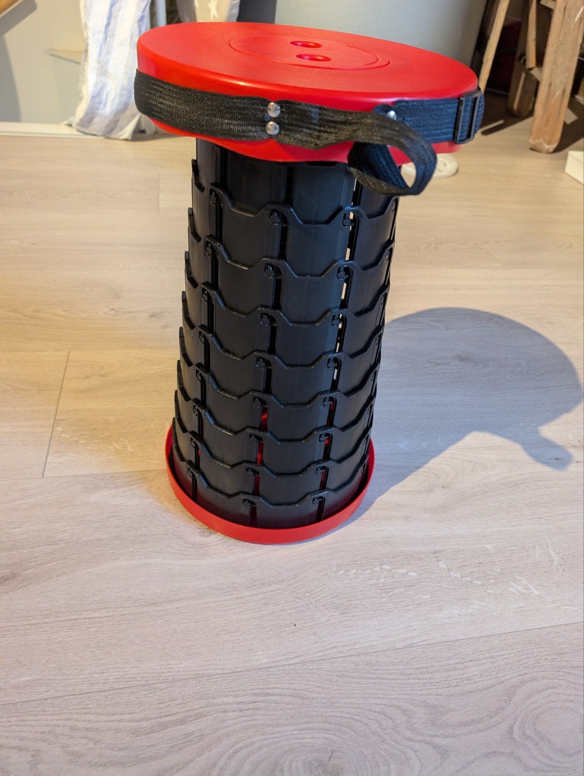 Compacte opvouwbare campingkruk - Rood, Ophalen, Zo goed als nieuw, Campingstoel