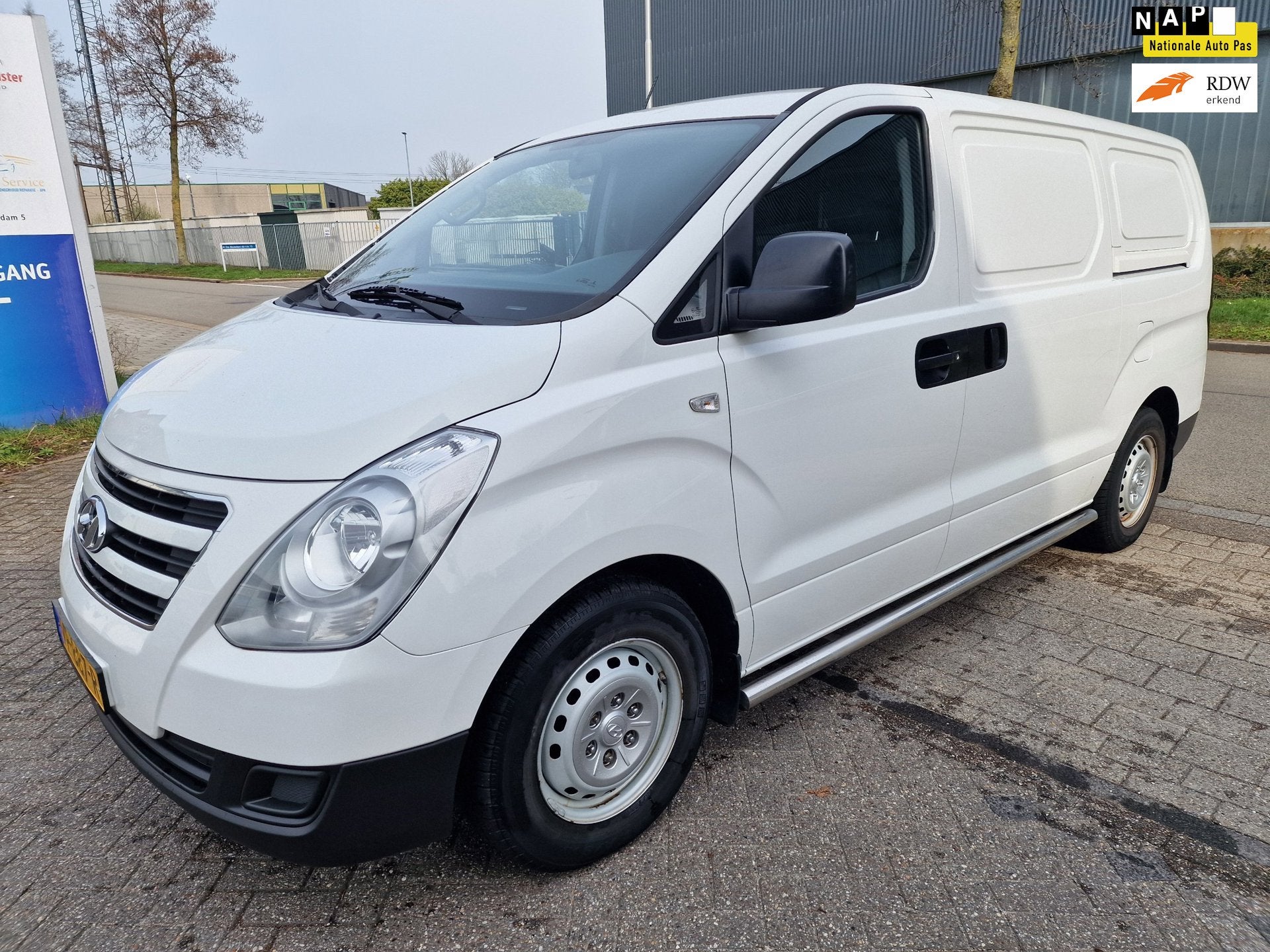 Hyundai H 300 2.5 CRDi Dynamic, Apk, Nap, HONDEN VERVOER Inr, Auto's, Bestelauto's, 13 km/l, Euro 5, Gebruikt, Zwart