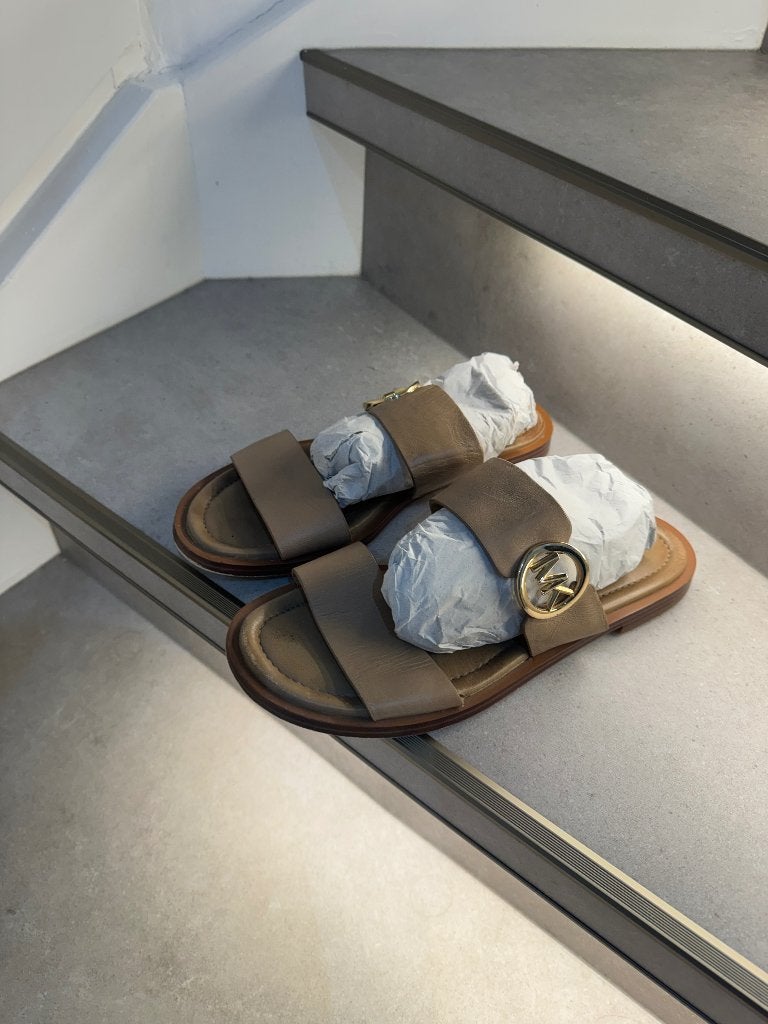 Michael kors slippers, Kleding | Dames, Slippers, Michael Kors, Beige, Ophalen of Verzenden