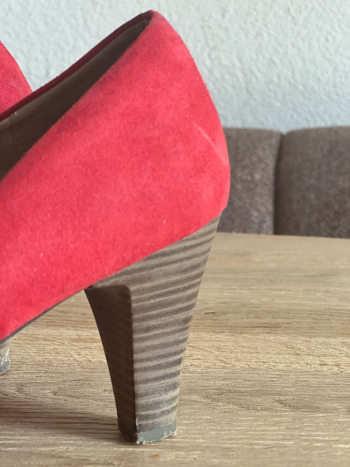 Rode suède pumps met hak - Marco Tozzi, Kleding | Dames, Schoenen, Gedragen, Pumps, Rood, Ophalen