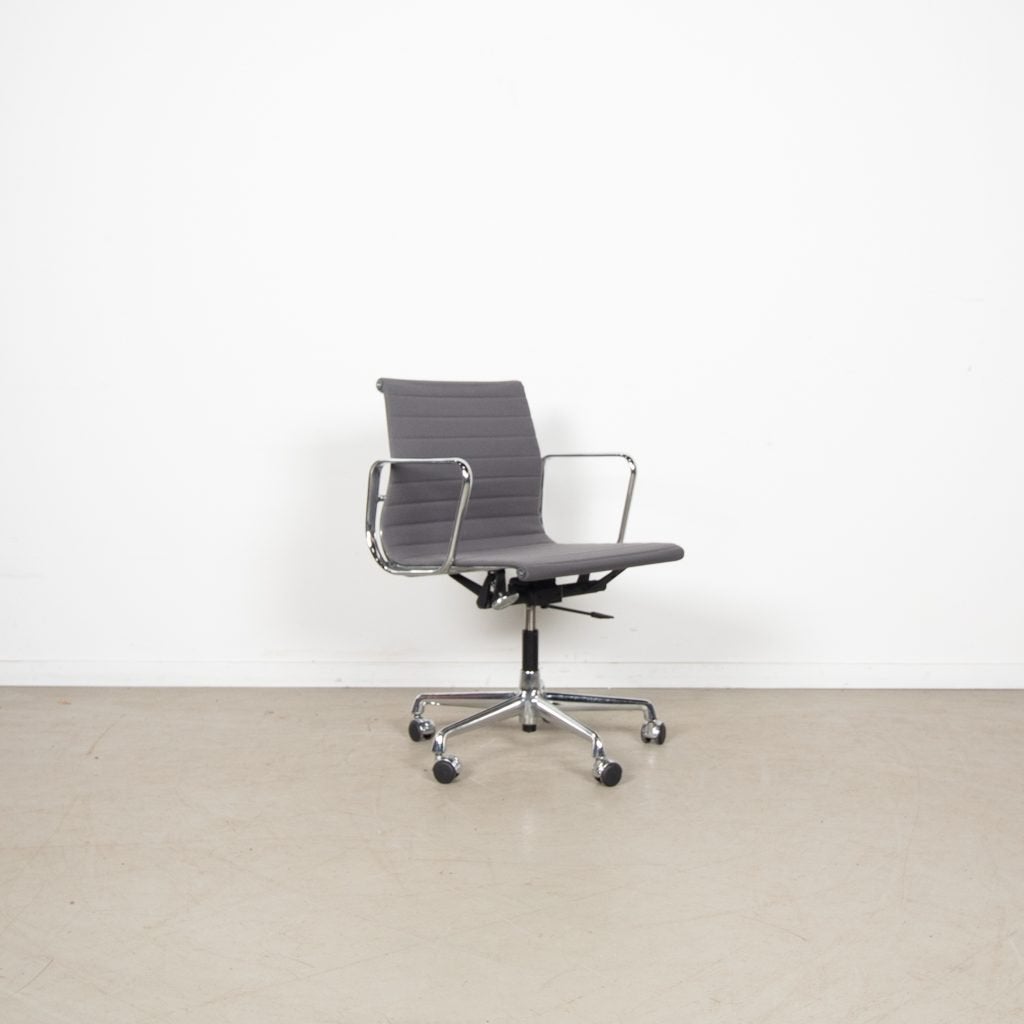 Vitra EA 117 Bureaustoel Grijs Hopsak - Chroom