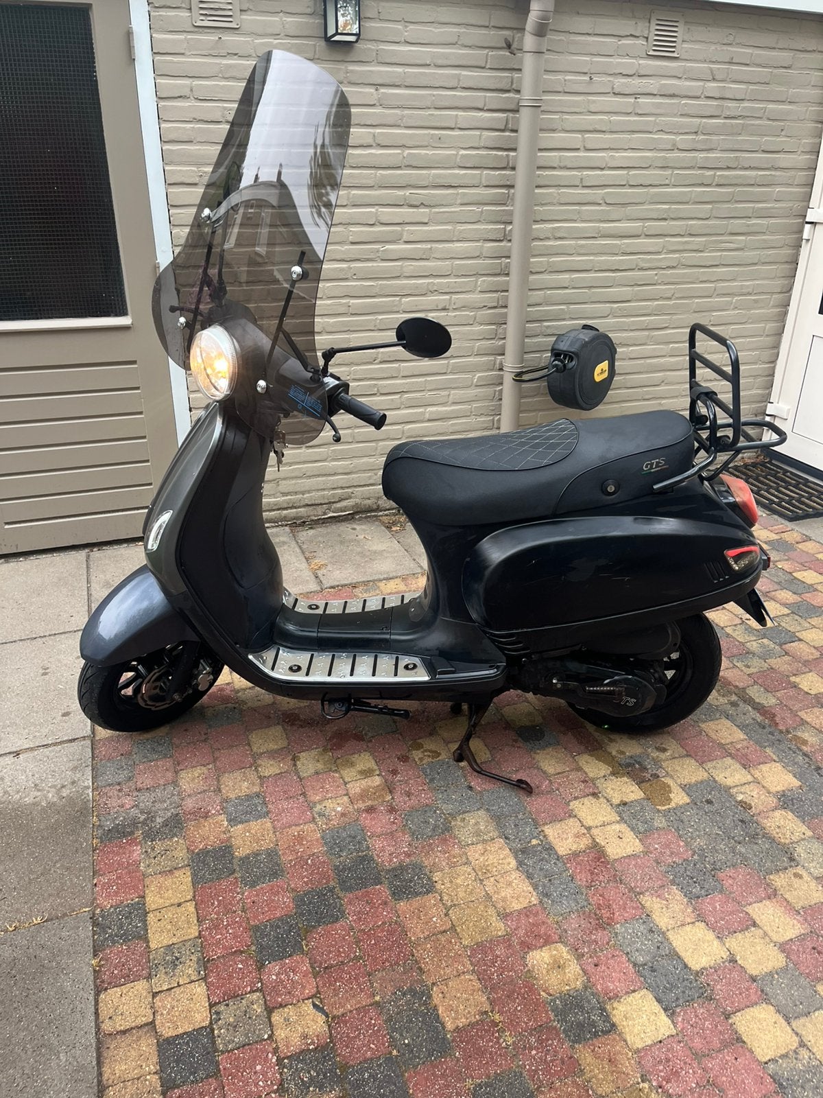 GTS Toscana scooter blauw kenteken, Fietsen en Brommers, Snorfietsen en Snorscooters, Ophalen, Zo goed als nieuw, Benzine, Overige merken