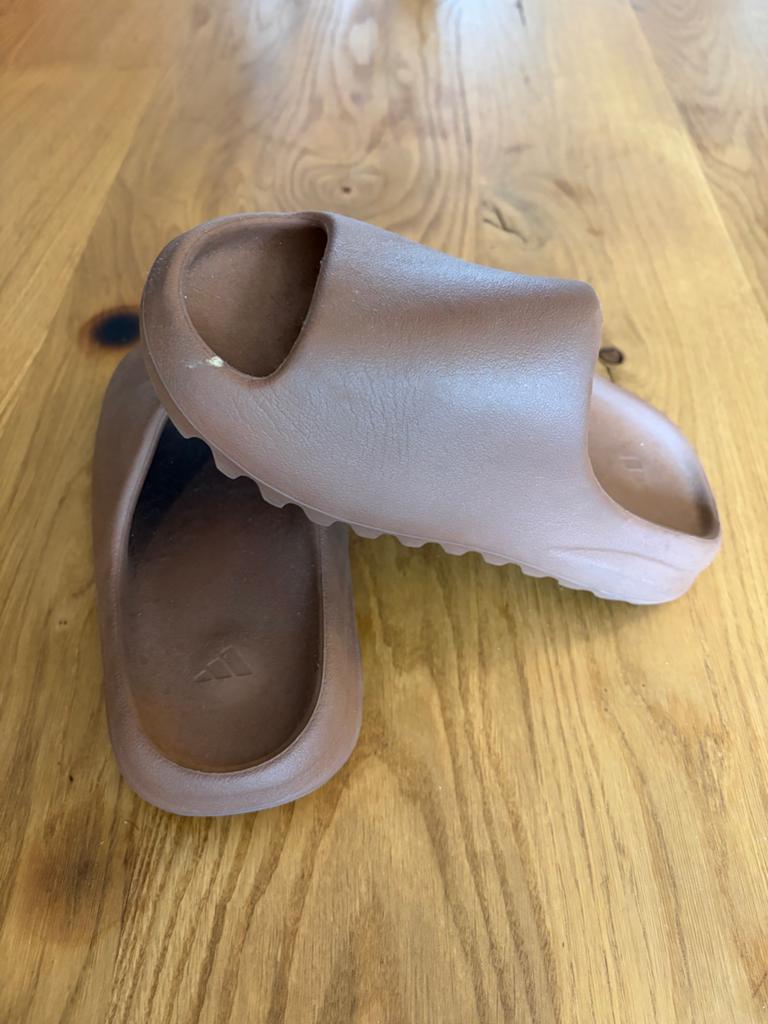 Adidas Yeezy Slide - Maat 38., Ophalen of Verzenden, Gedragen, Bruin, Slippers
