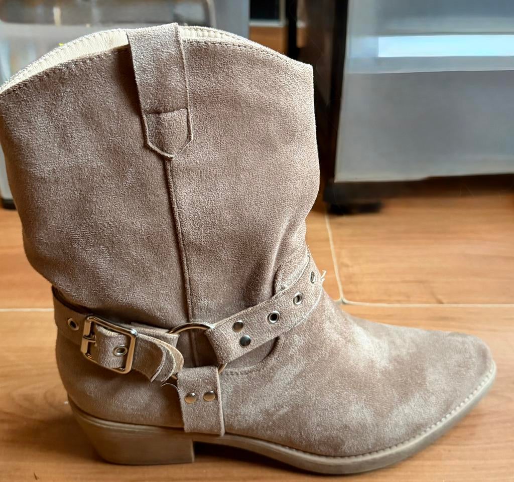 Niewe schoenen .1 keer  gedragen maat 41, Ophalen, Schoenen met lage hakken, Bruin, Nieuw