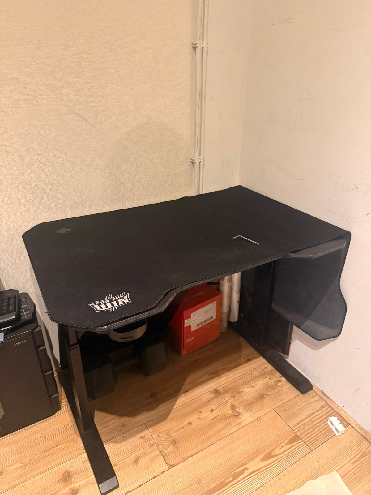 Gaming tafel / Computertafel - Zwart, Huis en Inrichting, Ophalen, 100 tot 150 cm, Eikenhout, Tot twee personen