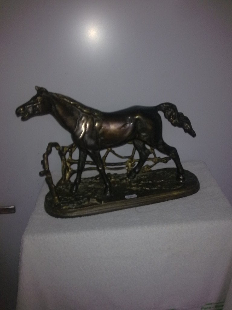 Uniek bronzen paard in weiland, Ophalen of Verzenden, 20 - 50 cm, Op sokkel, Beeld