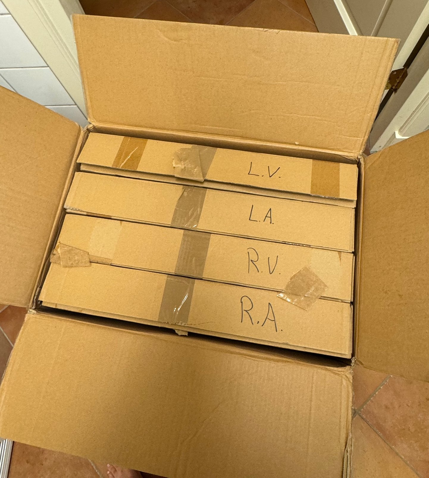 Foto 4 van Originele nieuwe Tesla 4 stuks wieldoppen