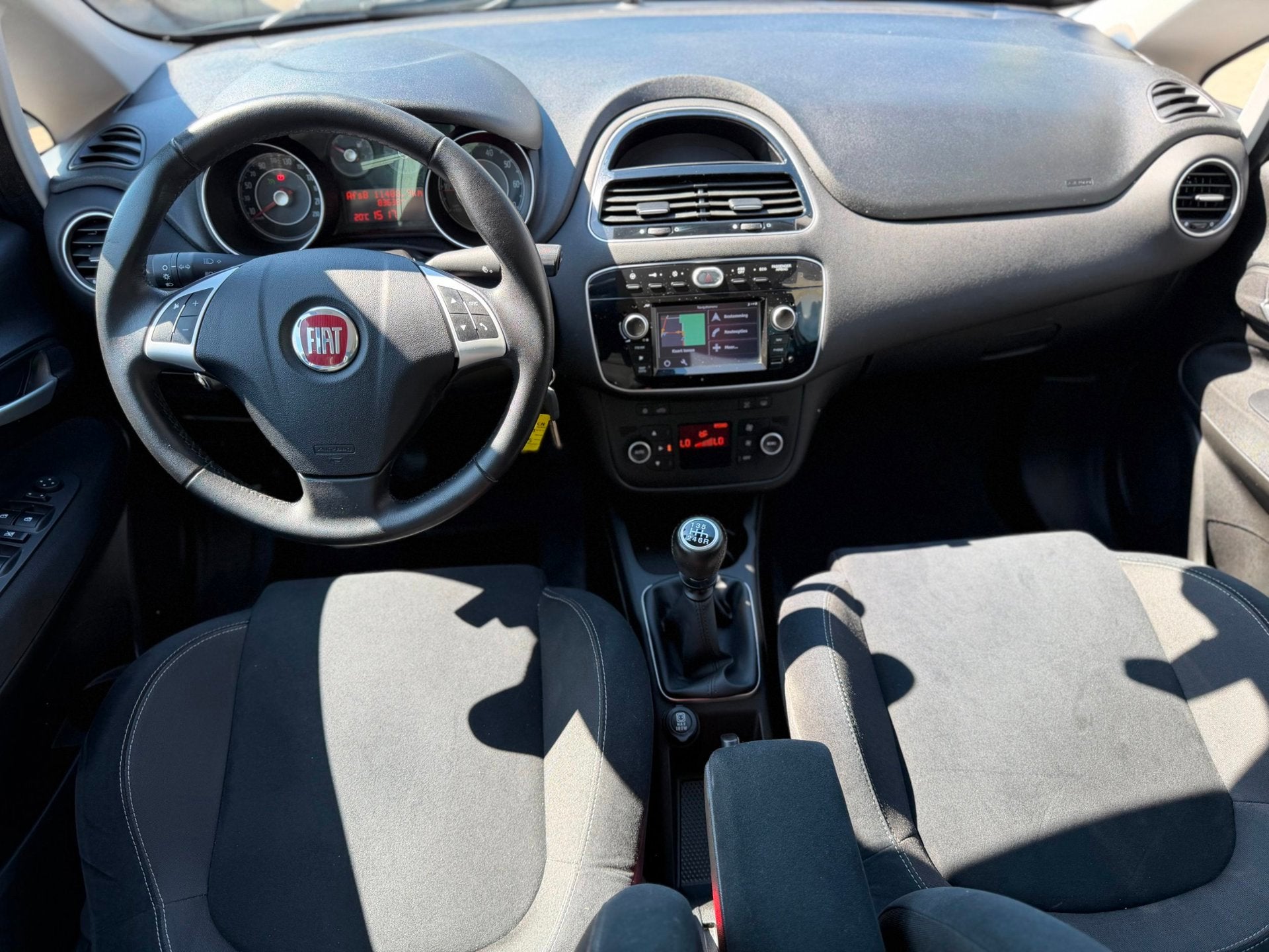 Fiat Punto Evo 0.9 TwinAir Lounge/ Airco/ Navi/ Cruise/ LM V, Auto's, Fiat, Voorwielaandrijving, Dealer onderhouden, Gebruikt