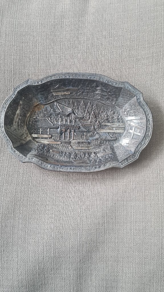 Vintage Japans schaaltje met reliëf van tempel, Ophalen of Verzenden