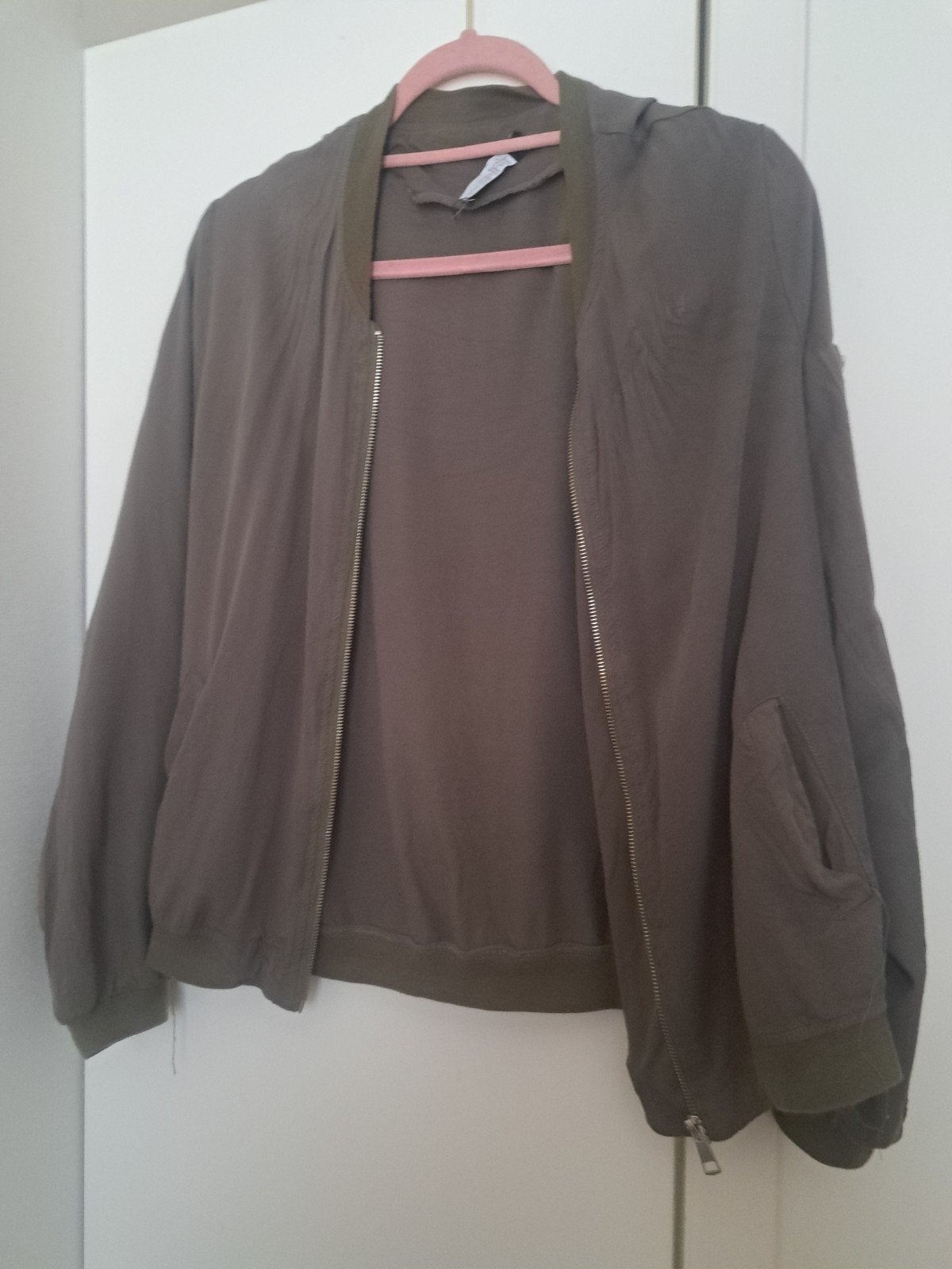 Leger groen vestje maat M True spirit, Ophalen, Zo goed als nieuw, Maat 38/40 (M), Groen