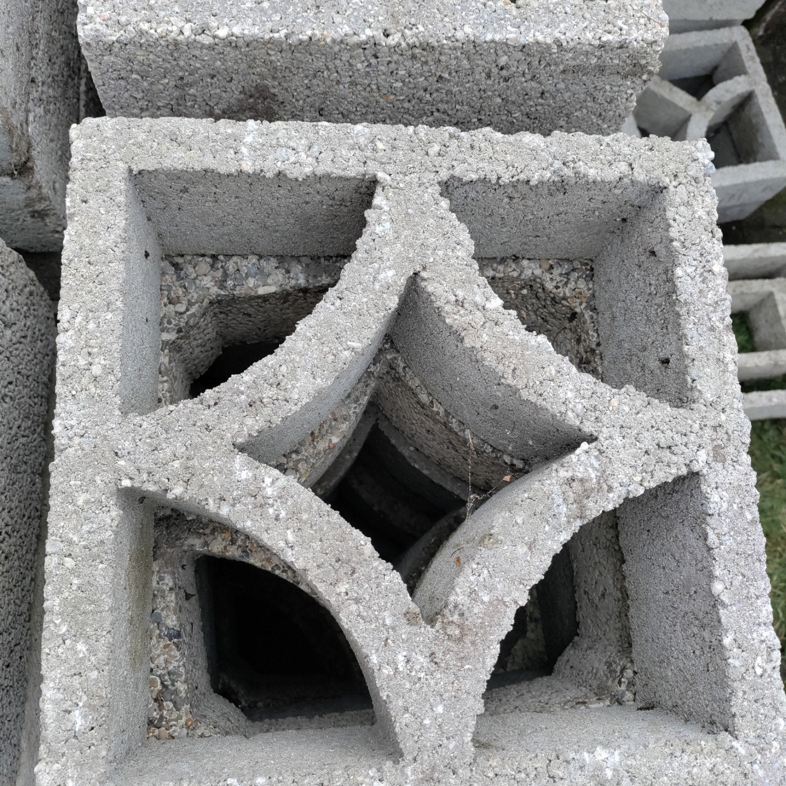 PatioBlokken,Grijs,STER,1970,Patio,sierstenen,muur,LOCHEM, Ophalen, Overige materialen, Gebruikt, Overige typen