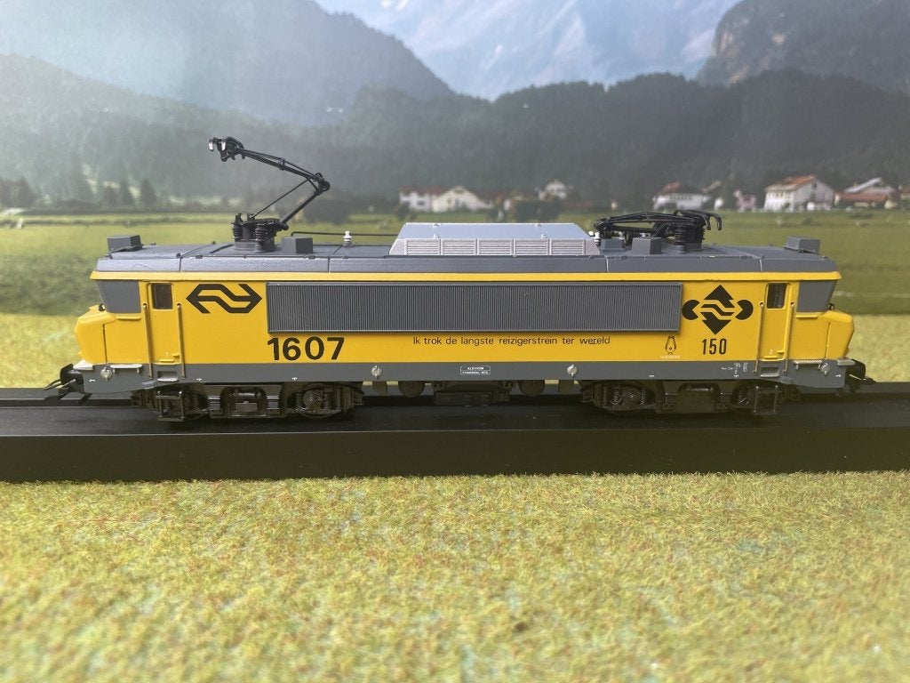 Märklin 3326 NS 1607 Ik trok de langste reizigerstrein, Hobby en Vrije tijd, Modeltreinen | H0, Wisselstroom, Locomotief, Analoog