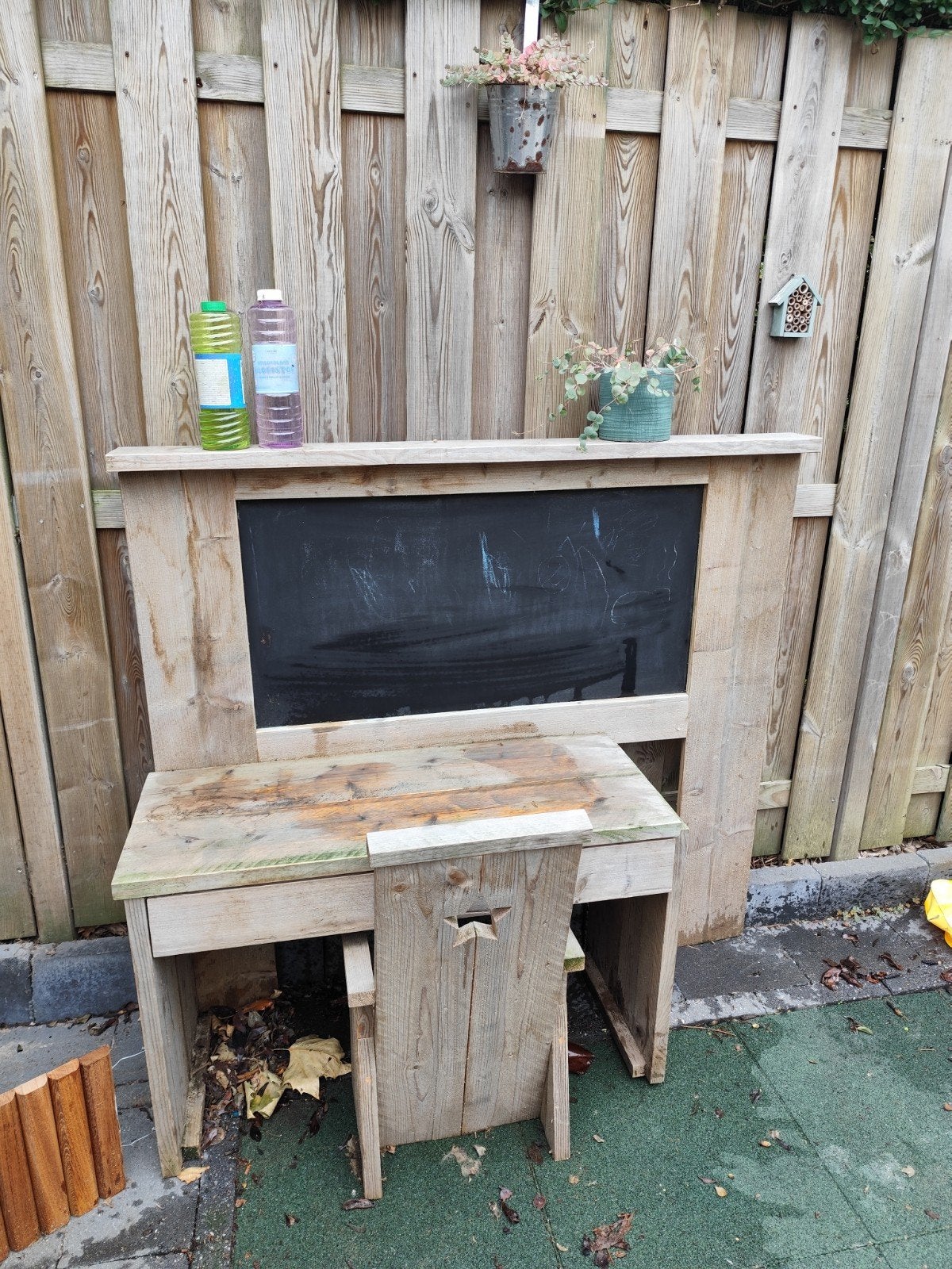 Houten kinderbureau met krijtbord en stoel, Ophalen, Opbergruimte, Gebruikt, Hout