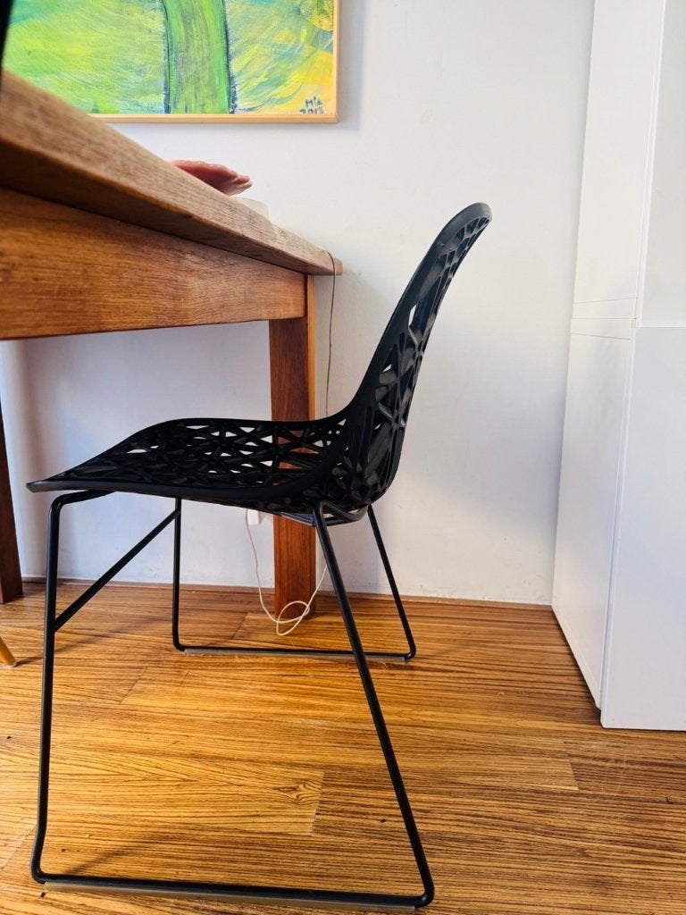 FREE----Stoel zwart -- black chairs (4 chairs), Huis en Inrichting, Ophalen, Kunststof, Zwart, Nieuw