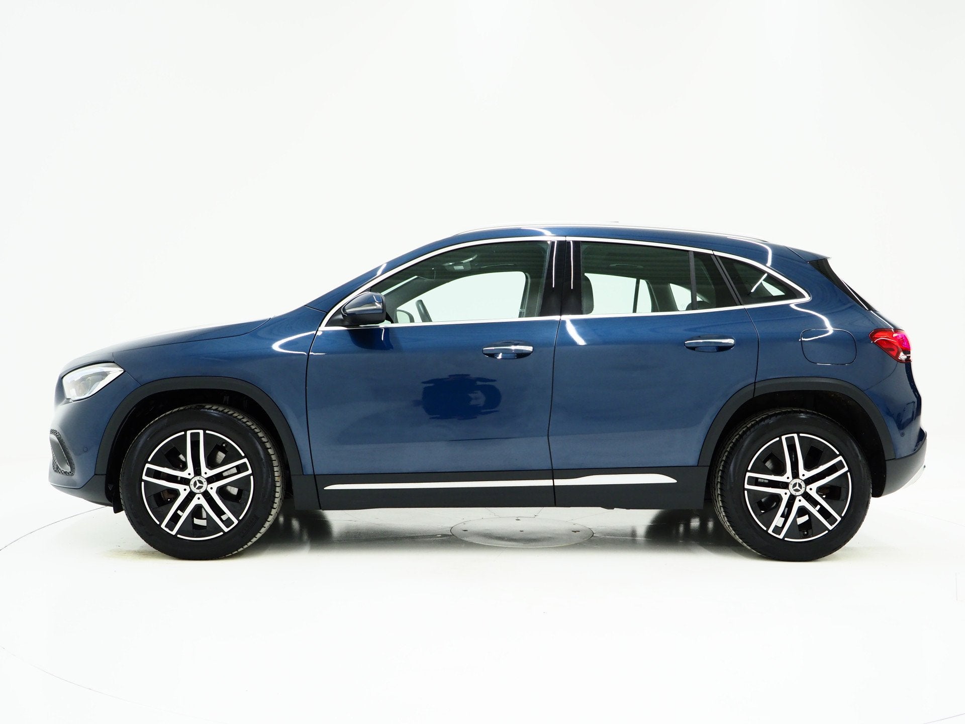 Mercedes-Benz GLA 250 e | Panoramadak | Trekhaak | Leder | C, Auto's, Gebruikt, Zwart, Blauw, Bedrijf