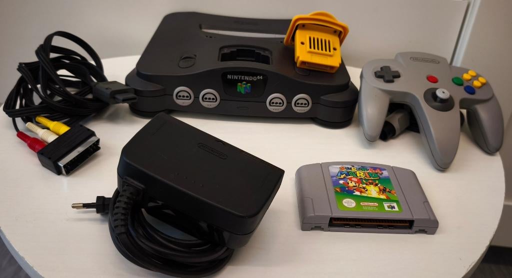 Nintendo 64, Ophalen of Verzenden, Gebruikt, Met 1 controller, Met games