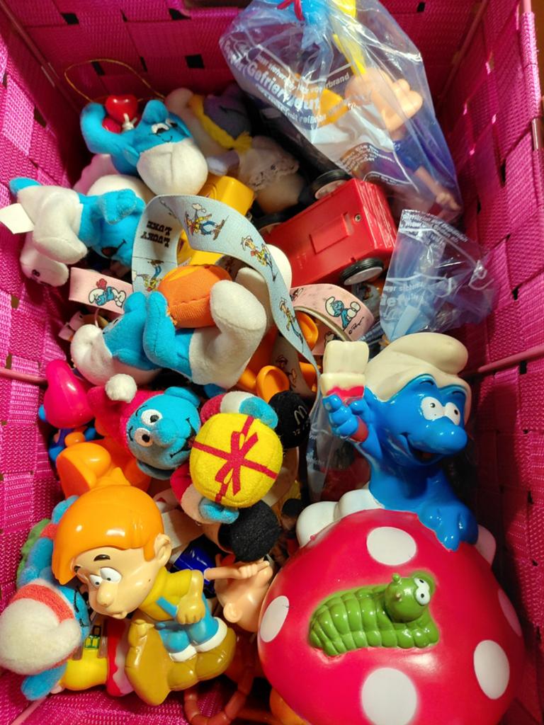 Partij ca 40 items, waaronder diverse Smurfen., Verzamelen, Smurfen, Ophalen of Verzenden, Gebruikt, Verschillende Smurfen