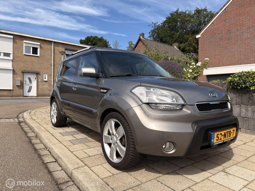 Kia Soul 1.6 X-ecutive, Voorwielaandrijving, 1591 cc, 4 cilinders, 49 €/maand
