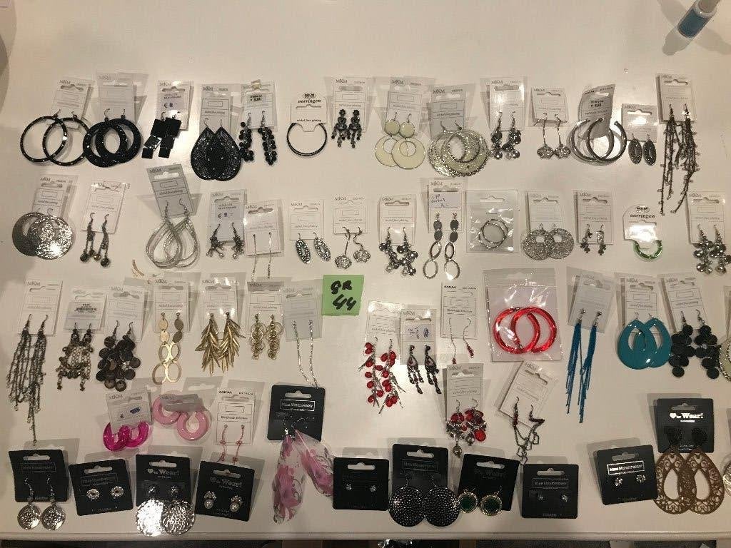 partij oorbellen, Ophalen of Verzenden, Zo goed als nieuw, Overige kleuren, Overige materialen