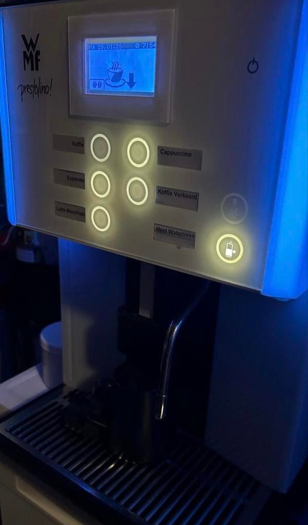 WMF Prestolino - KOOPJE, 10 kopjes of meer, Ophalen, Zo goed als nieuw, Koffiemachine