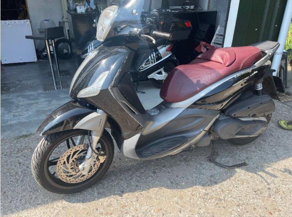 Piaggio Beverly 350 - Schadeproject (Diefstalschade), Ophalen, Gebruikt, Overige modellen, Benzine