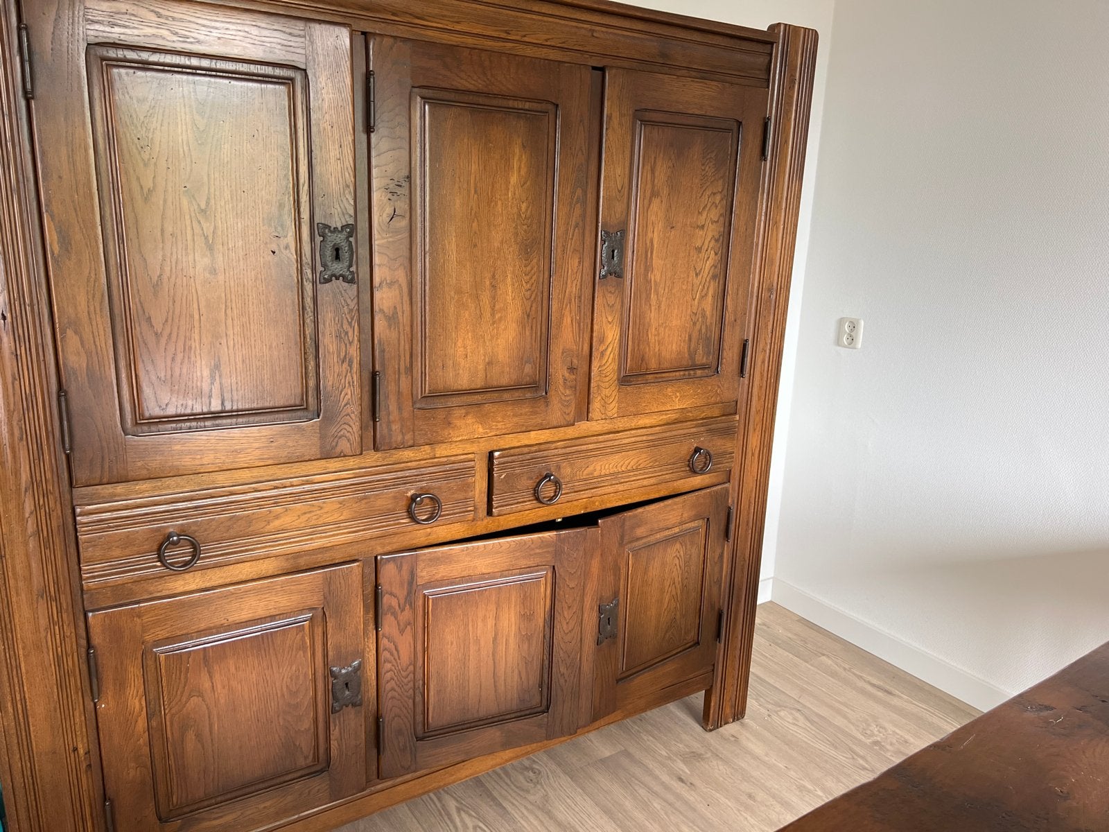 GRATIS! Antieke Eiken Kast met Authentieke Details, Ophalen