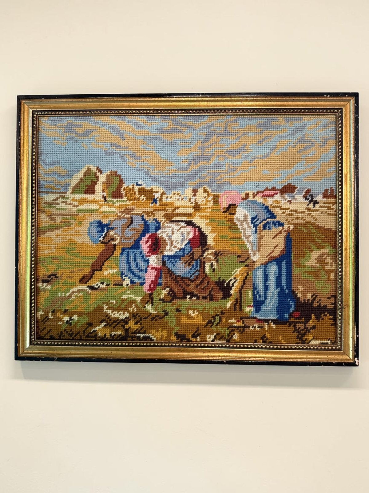 Vintage handgeborduurd landschap met boerenvrouwen, Ophalen of Verzenden