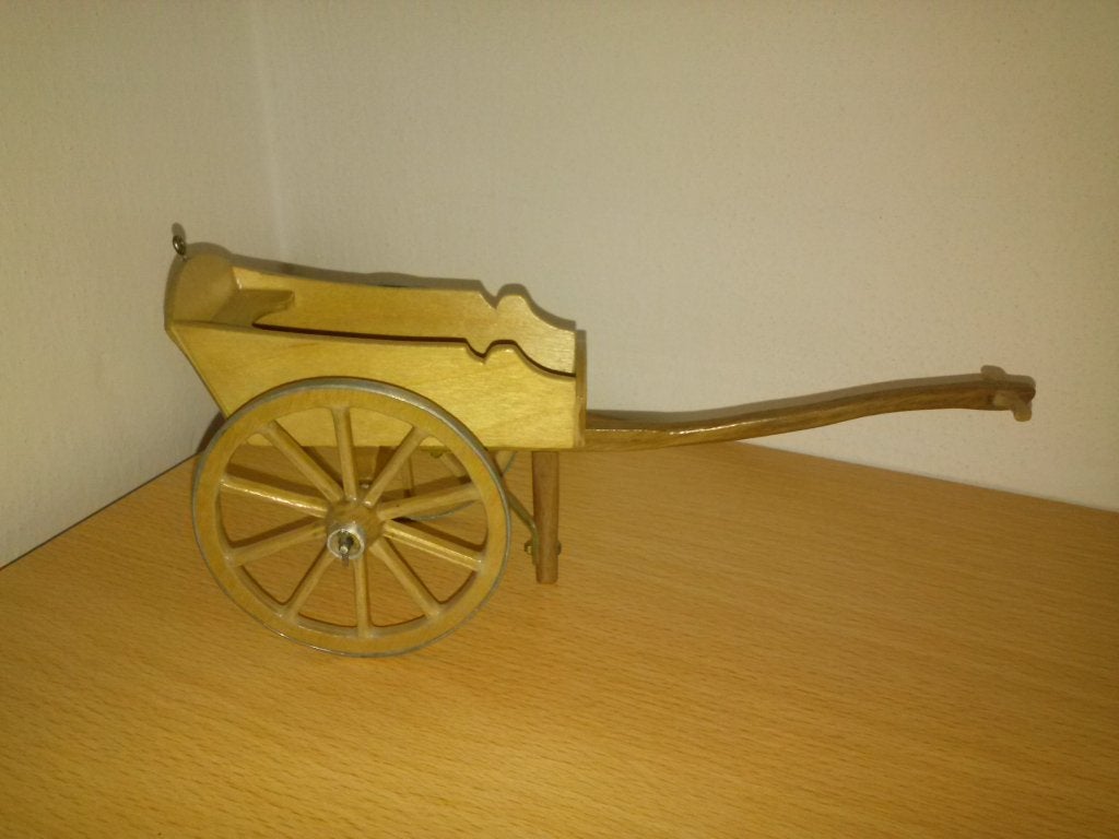 2 Friese Melk Handkarretjes Schaal 1:8 Modelbouw Nieuw, Ophalen of Verzenden, Nieuw, Groter dan 1:32
