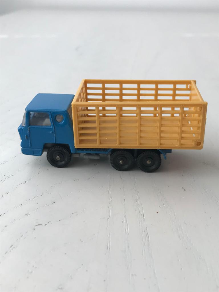 Majorette Bernard fourragère 1:100, Hobby en Vrije tijd, Modelauto's | Overige schalen, Ophalen of Verzenden, Gebruikt, Bus of Vrachtwagen