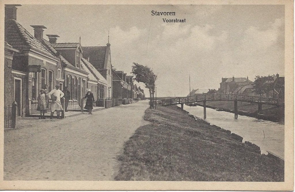 Stavoren (Frl.) Voorstraat met Volk, Ophalen of Verzenden, Voor 1920, Ongelopen, Friesland
