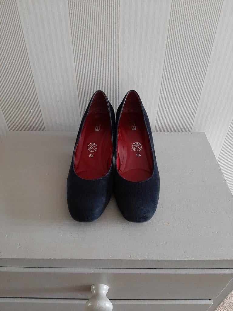 Zwarte suede pump Ara maat 37.5., Kleding | Dames, Schoenen, Pumps, Zwart, Ophalen of Verzenden, Ara