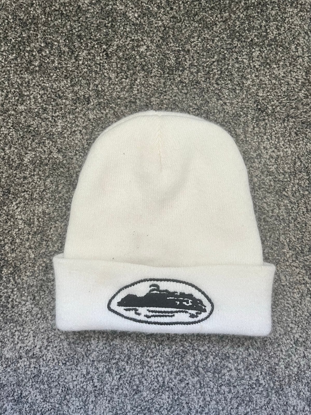 Witte muts met geborduurd logo, Kleding | Dames, Hoeden en Petten, Verzenden, Zo goed als nieuw, One size fits all, Pet