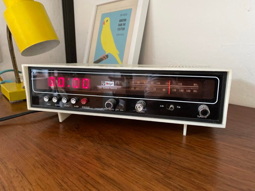 Vintage Tokyo RD 555 Wekkerradio - LED Klok Radio, Ophalen of Verzenden, Gebruikt, Radio