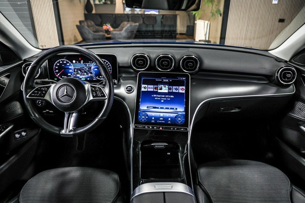 Mercedes C-klasse 300e Avantgarde|Sfeer|19''|Pano|360*, Automaat, 4 cilinders, Met garantie (alle), Blauw