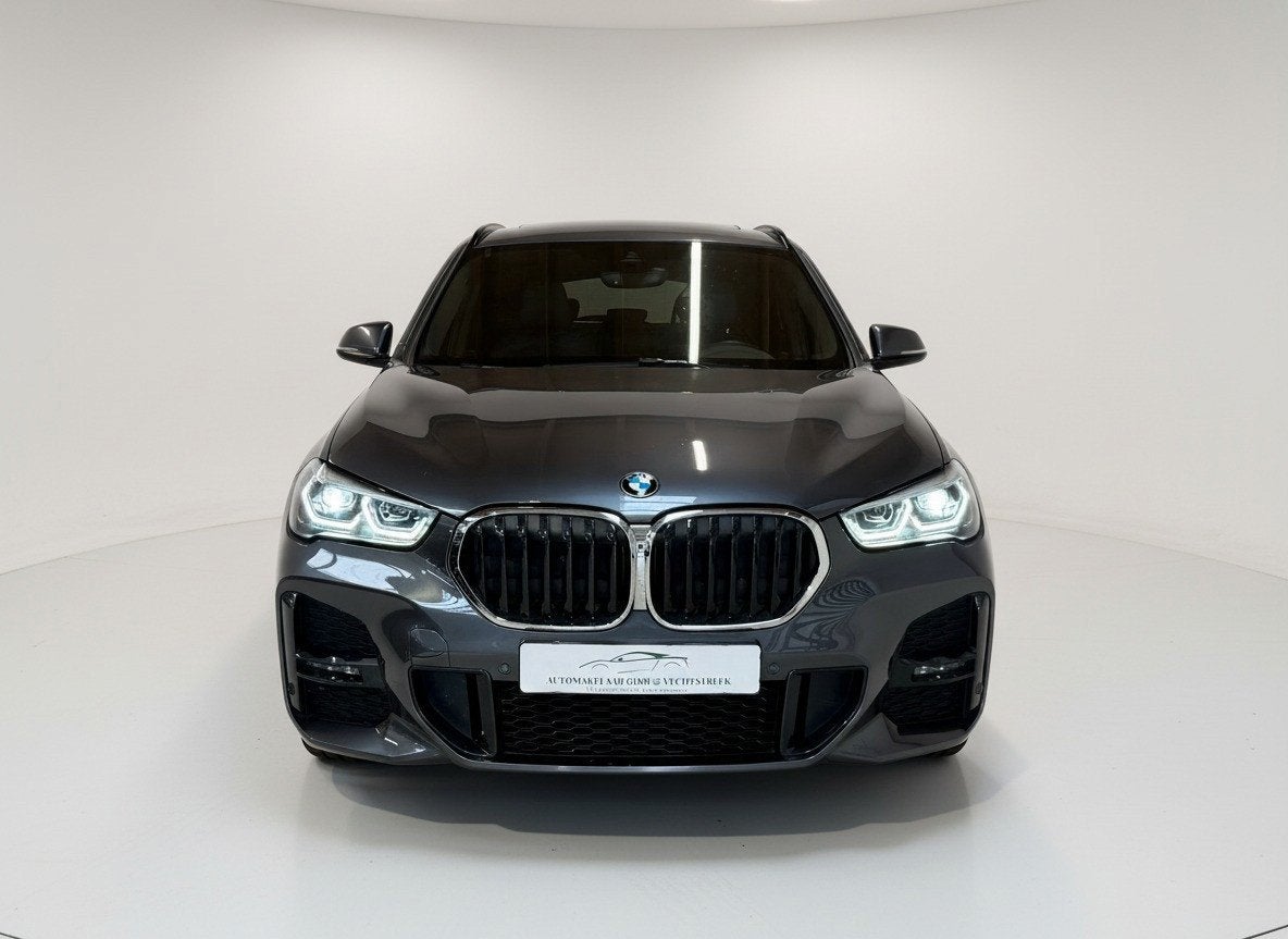BMW X1 SDrive18i High Exec. M-Sport - Panorama - Trekhaak -, Auto's, 12 maanden, 136 pk, Gebruikt, Zwart