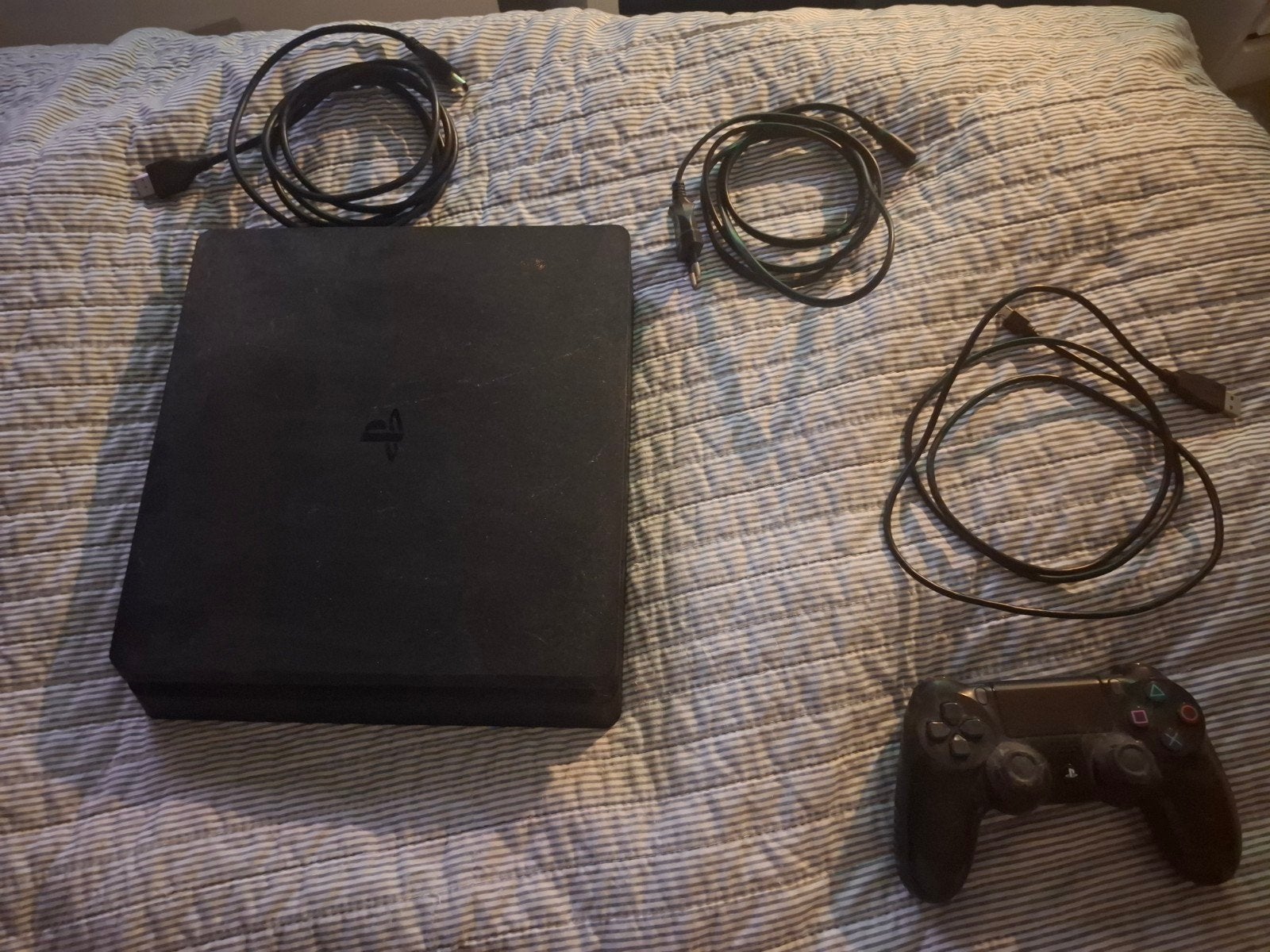 Mooie PlayStation 4 met 7 spellen en alle kabels, Ophalen, Met 1 controller, Original, 500 GB