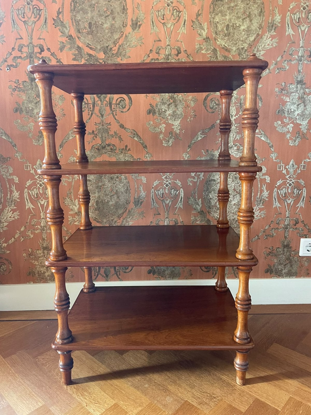 Vintage houten etagère / open kast met gedraaide poten, Antiek en Kunst, Ophalen