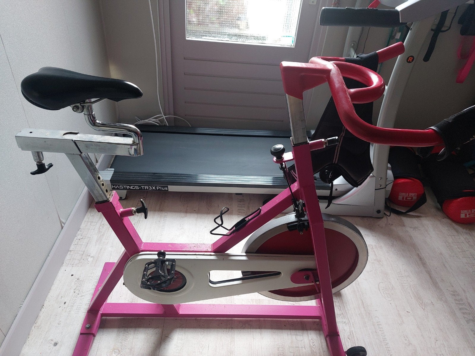 Roze spinningfiets voor thuistraining, Gebruikt, Spinningfiets, Ophalen of Verzenden, Metaal