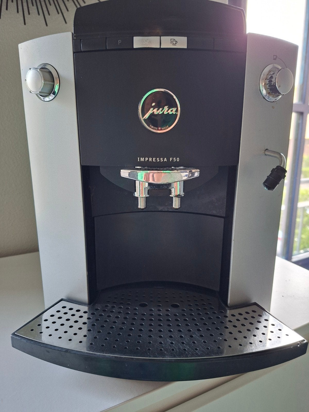 Jura Impressa F50 koffiemachine volautomatisch, Witgoed en Apparatuur, Koffiezetapparaten, Afneembaar waterreservoir, Gebruikt