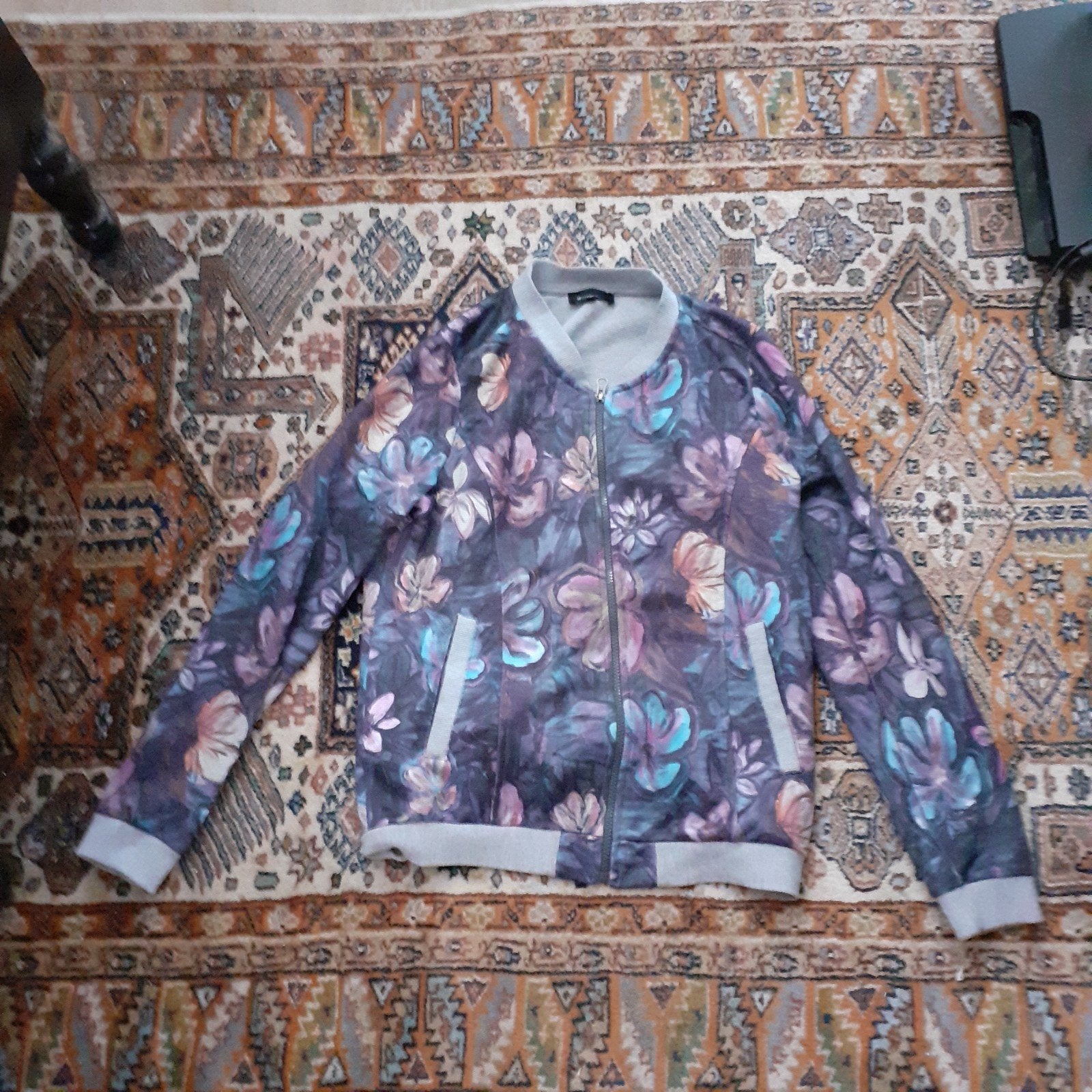 Witteveen bomberjack met bloemenprint - Maat M, Kleding | Dames, Maat 38/40 (M), Meerkleurig, Ophalen of Verzenden, Zo goed als nieuw