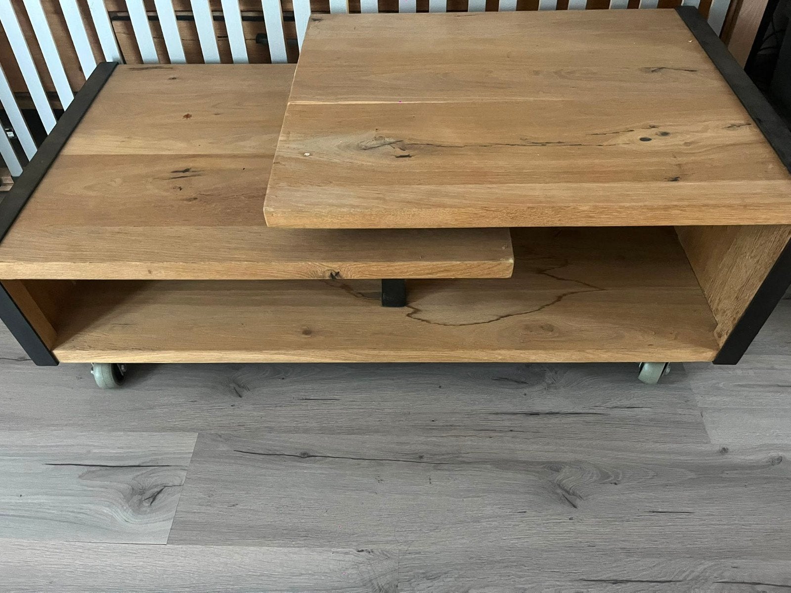 Salontafel op wieltjes, eiken gefineerd, Railway-Brown, Ophalen, Gebruikt, 50 tot 100 cm, 100 tot 150 cm