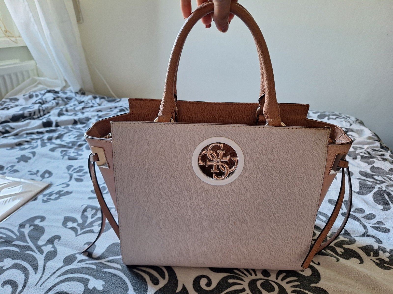 Guess Handtas/Slingbag, Ophalen of Verzenden, Gebruikt, Beige, Handtas