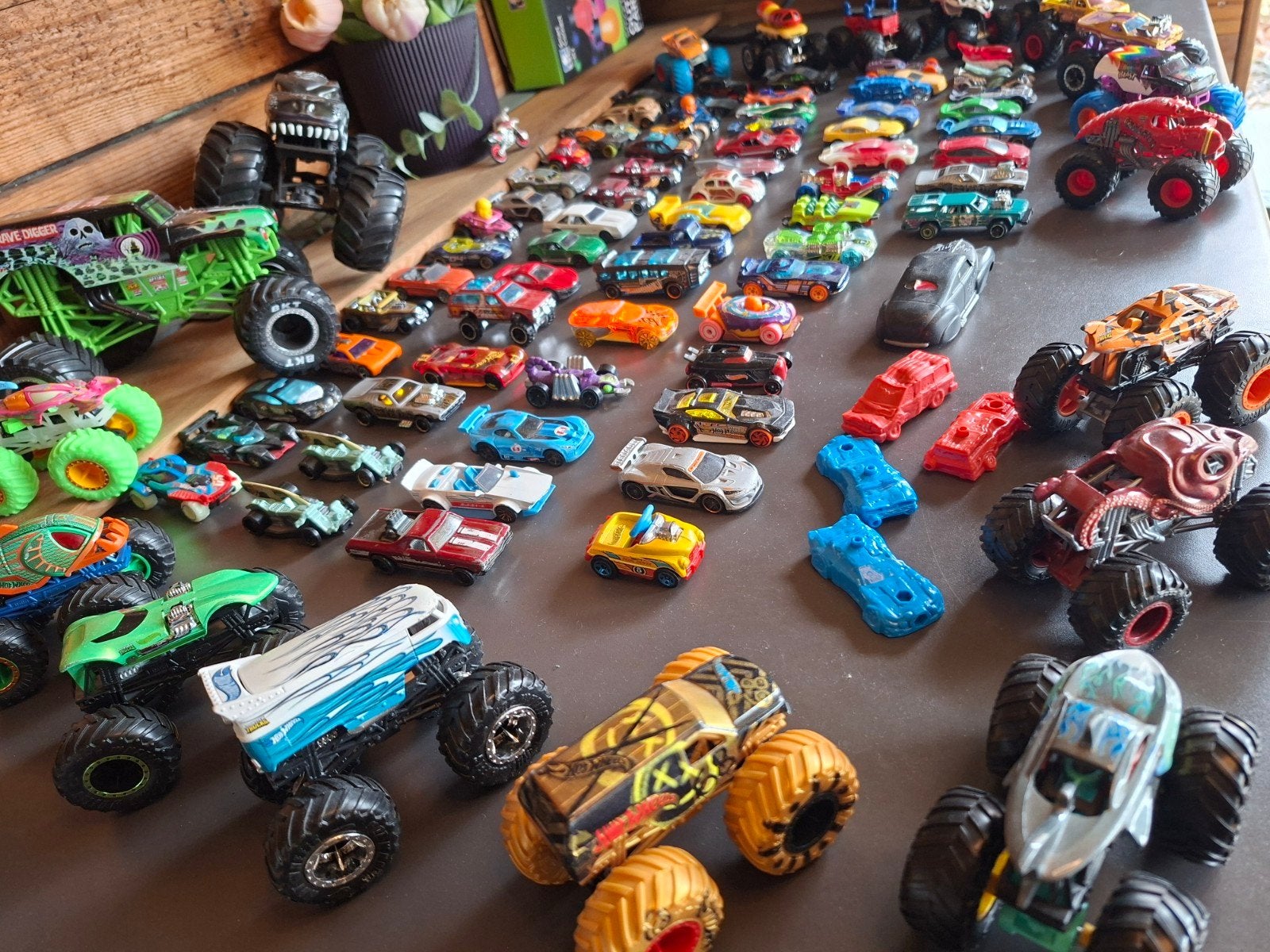 Grote collectie Hot Wheels en Monster Trucks, Ophalen of Verzenden, Gebruikt
