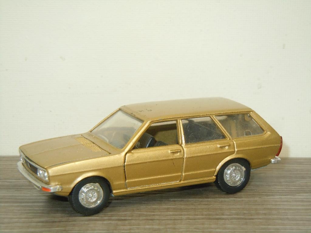 VW Volkswagen Passat Variant - Schuco Germany - 1:43, Hobby en Vrije tijd, Modelauto's | 1:43, Schuco, Duitsland, Auto, Verzenden