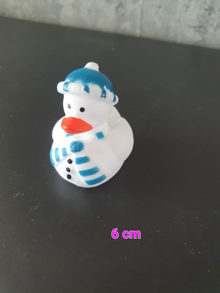 Nieuwe rubberen sneeuwpop badeend 6 cm, Ophalen of Verzenden, Nieuw