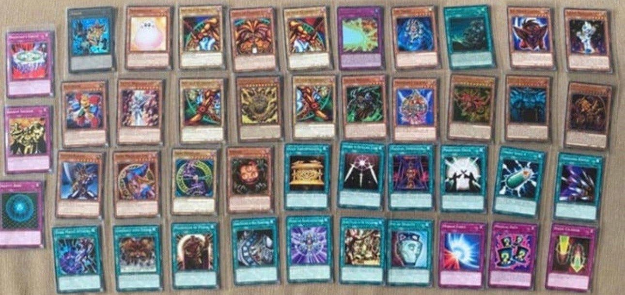 Yu-Gi-Oh! Yugi Legendary Exodia Deck + Egyptian God Card Set, Ophalen of Verzenden, Zo goed als nieuw, Meerdere kaarten, Foil