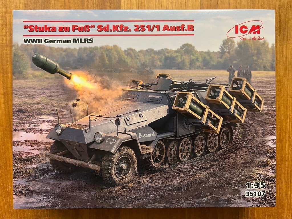 ICM Stuka zu Fuss Sd.Kfz.251/1 Ausf.B 1:35 - 35107, Overige merken, 1:32 tot 1:50, Nieuw, Ophalen of Verzenden