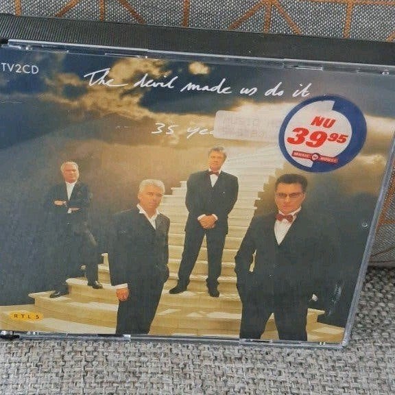 2 cd box.  35 years Golden Earring(s), Rock, Boxset, Ophalen of Verzenden, Zo goed als nieuw
