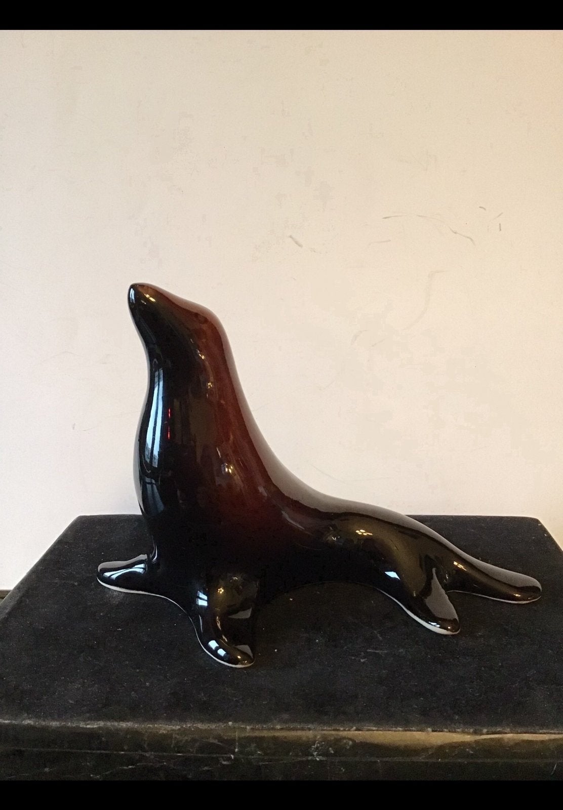 Aardewerk / keramieken beeldje van een zeehond. Geglazuurd., Verzamelen, Beelden en Beeldjes, Ophalen of Verzenden