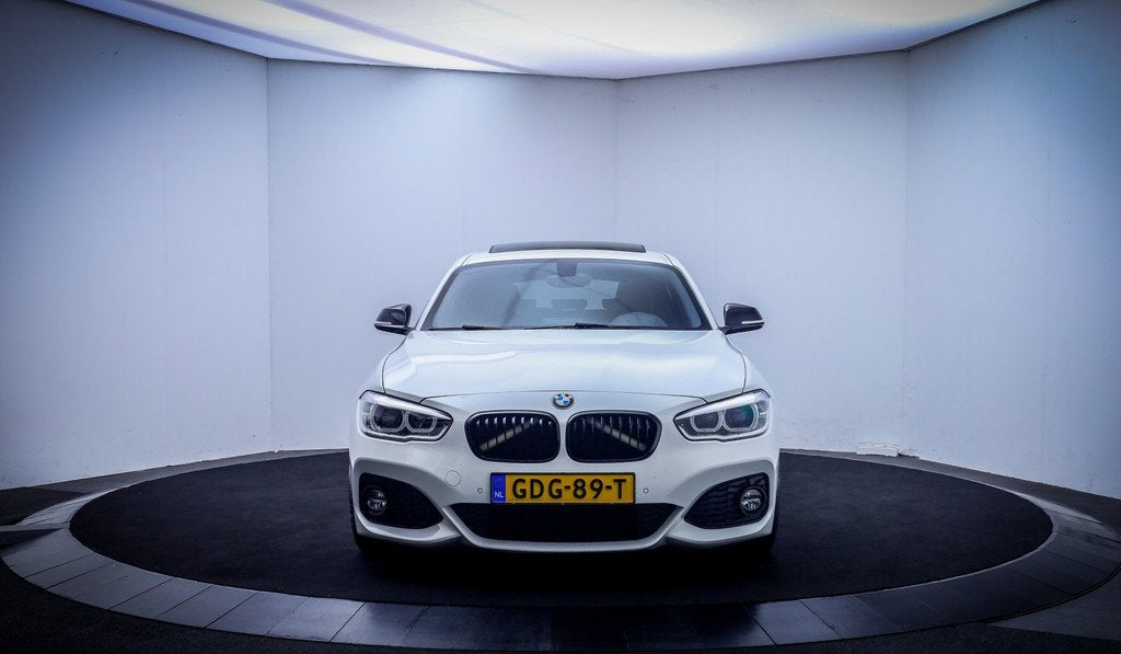BMW 1-serie 125iA High Executive (bj 2017, automaat), 1998 cc, Achterwielaandrijving, Gebruikt, 4 cilinders